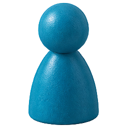 Eine blaue Spielfigur aus Holz mit rundem Kopf und kegelförmigem Körper vor einem schlichten weißen Hintergrund.